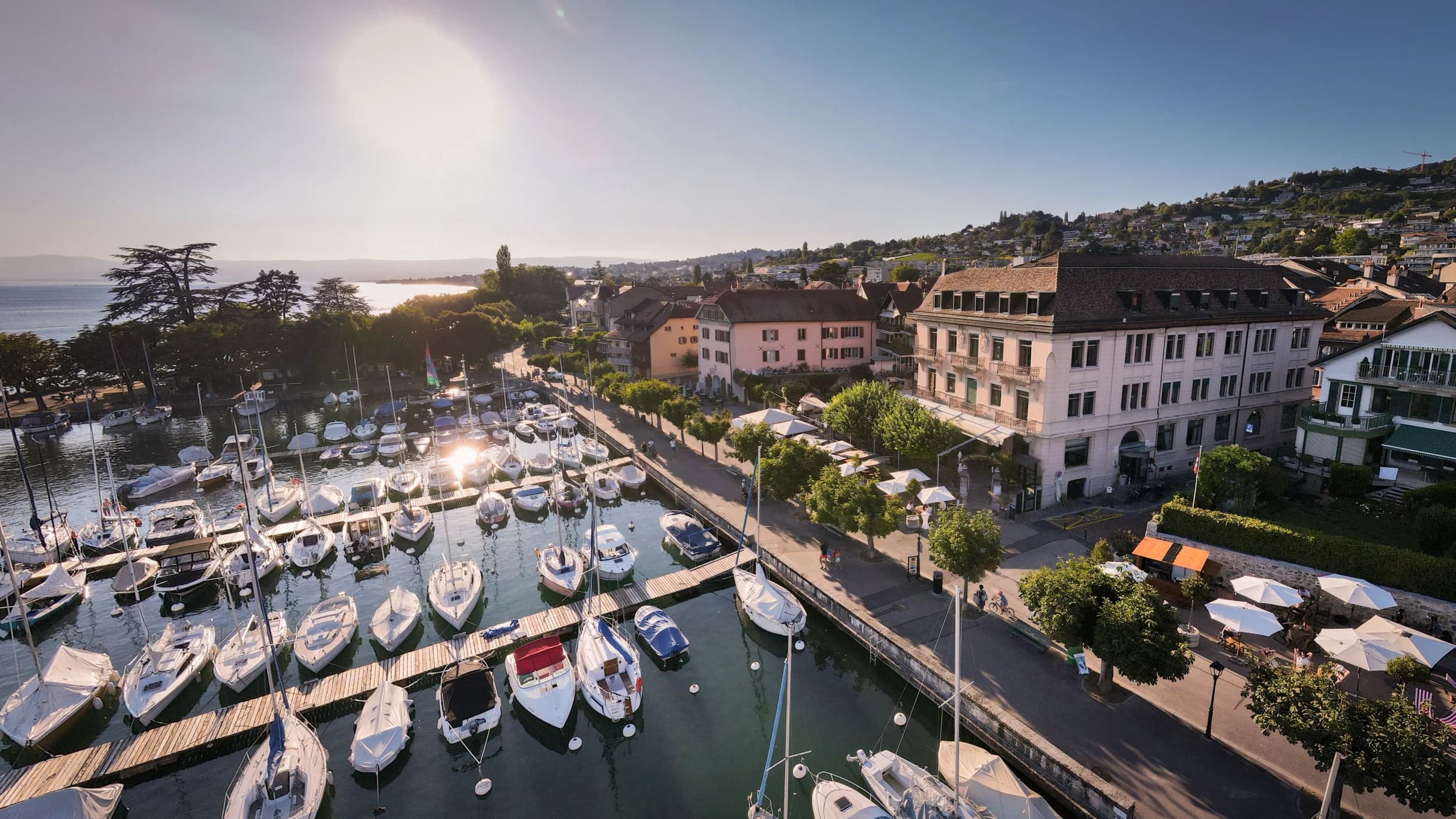 Port de Lutry et rives du lac Léman